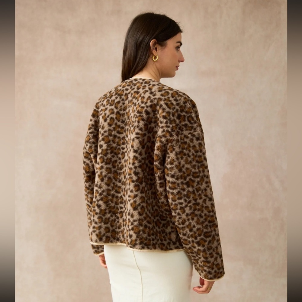 FROM PARIS FRANCE REVERSIBLE Stylish Cream Jacket with Leopard Print Lining - Picture 3 of 6